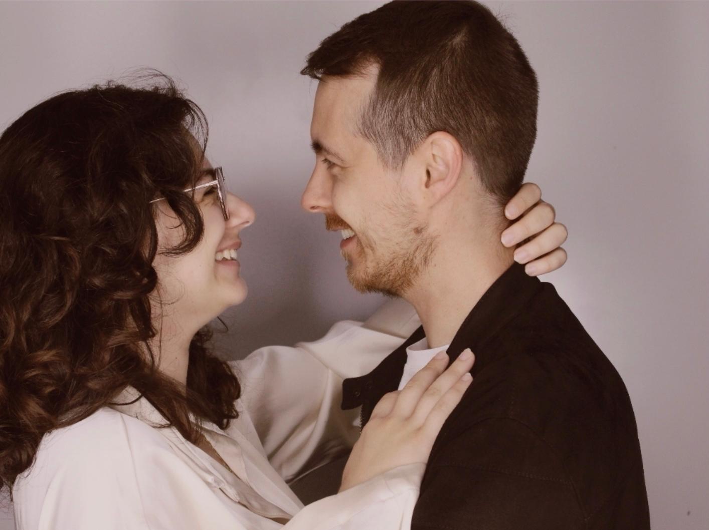 Buse and Maxim looking at each other